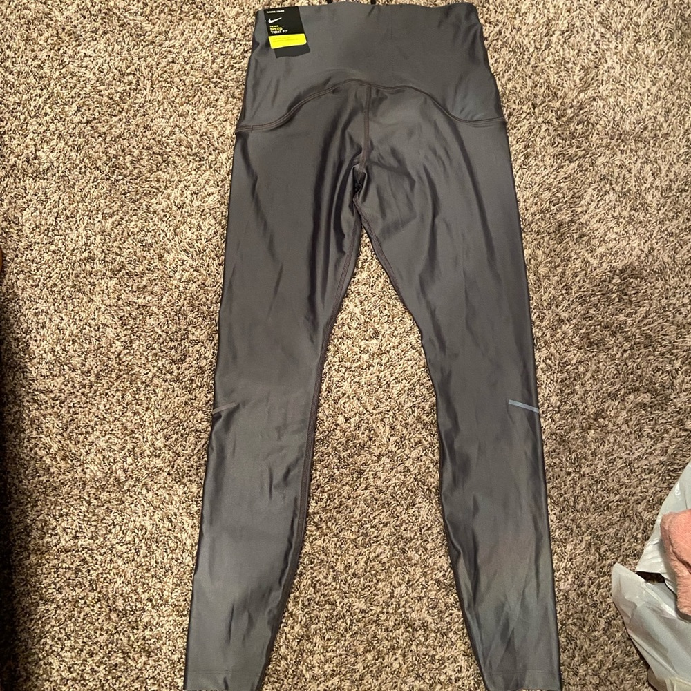 BNWT Nike Speed leggings